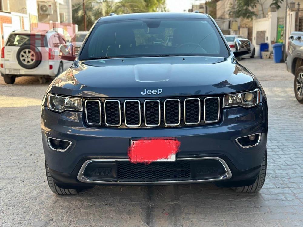 جیپ گراند شیرۆکی